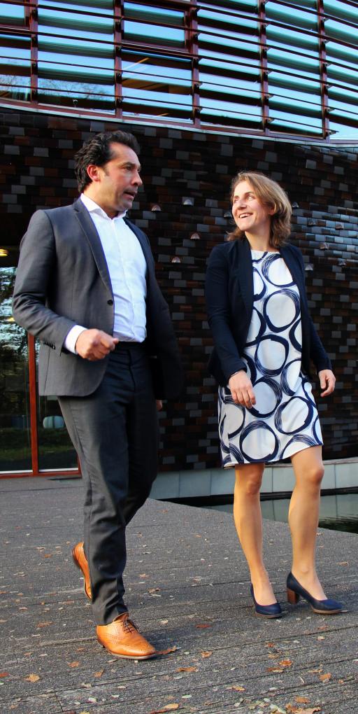 DNB -2- DI - Beeld: samen lopen